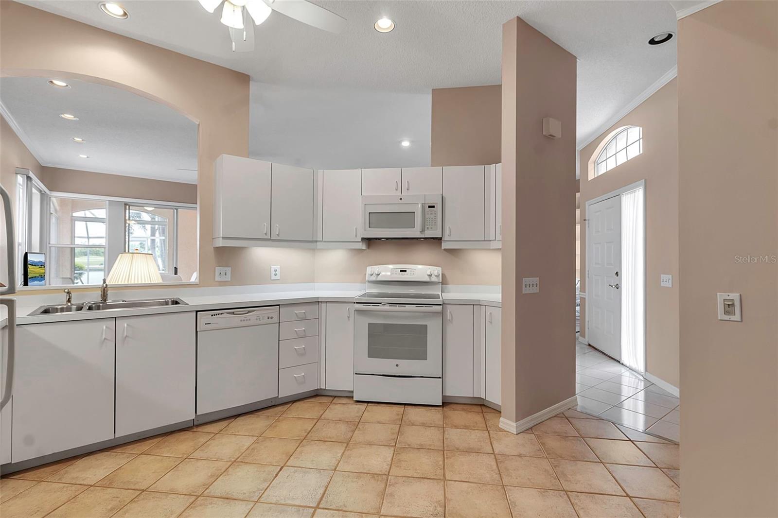7309 REGINA ROYALE BLVD #21, SARASOTA, FL, 34238