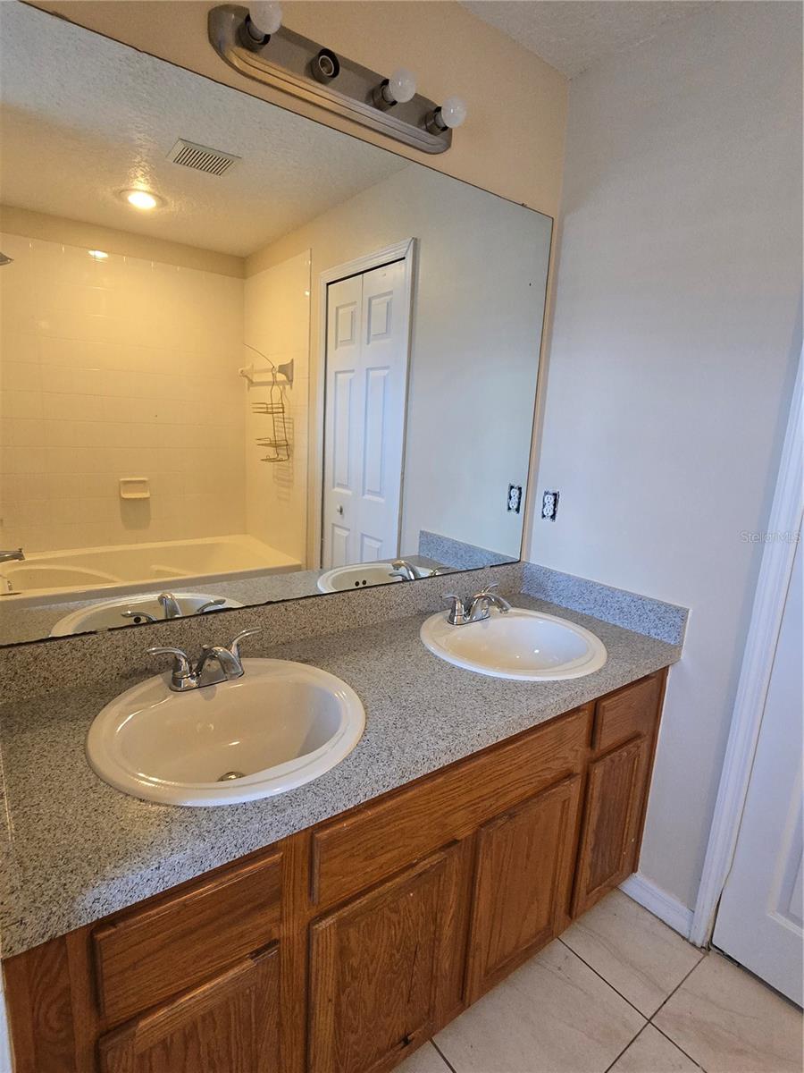 2039 CYPRESS BAY BLVD, KISSIMMEE, FL, 34743