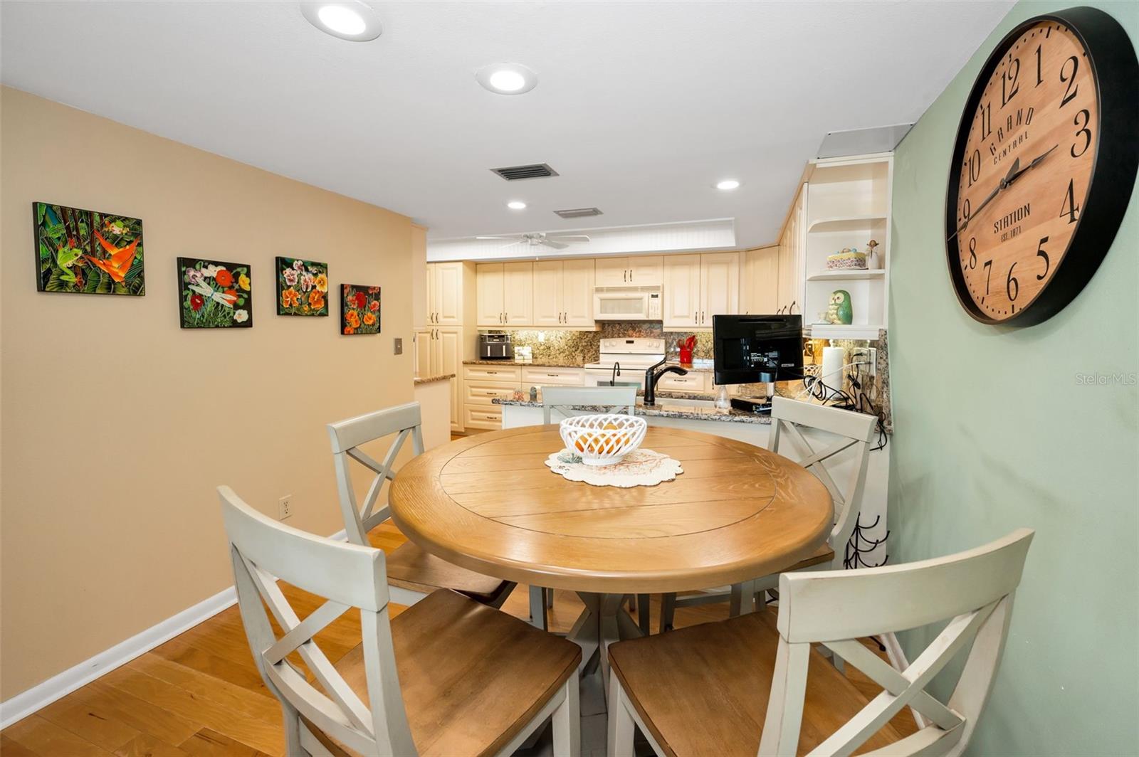 3021 COUNTRYSIDE BLVD #24A, CLEARWATER, FL, 33761