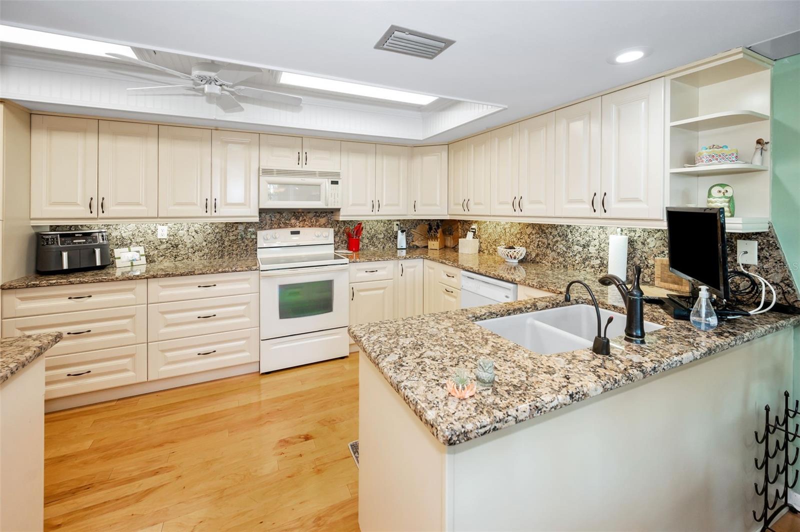 3021 COUNTRYSIDE BLVD #24A, CLEARWATER, FL, 33761