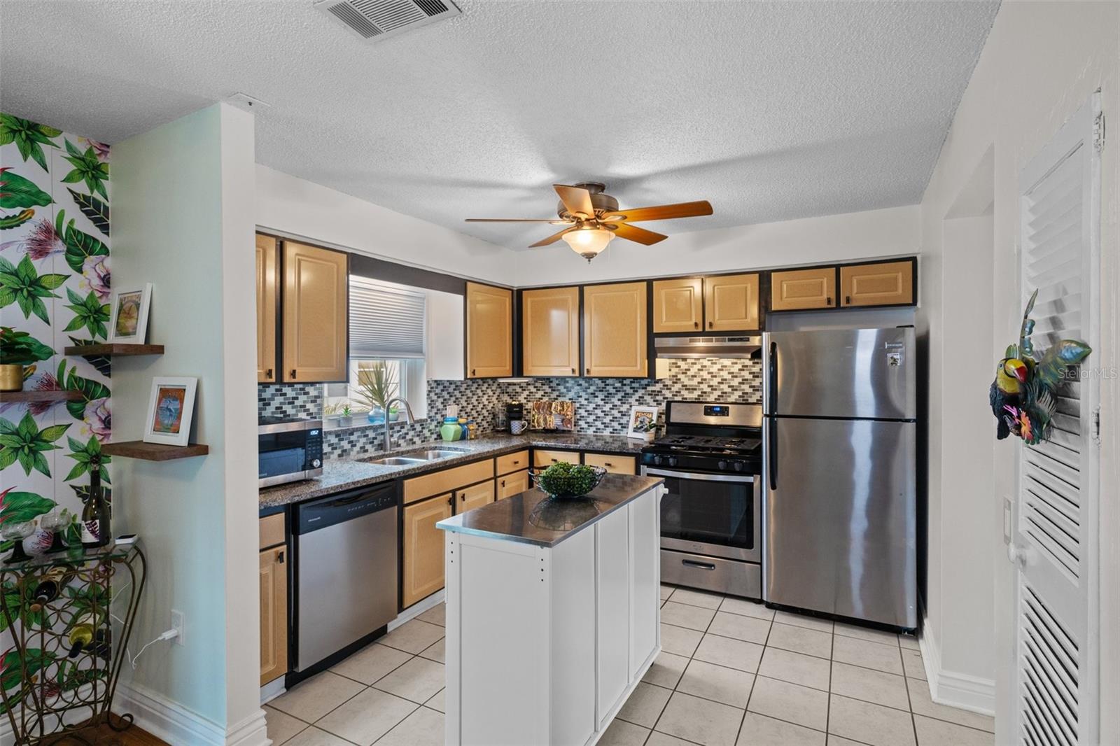 10008 DAFFODIL ST N #186, PINELLAS PARK, FL, 33782