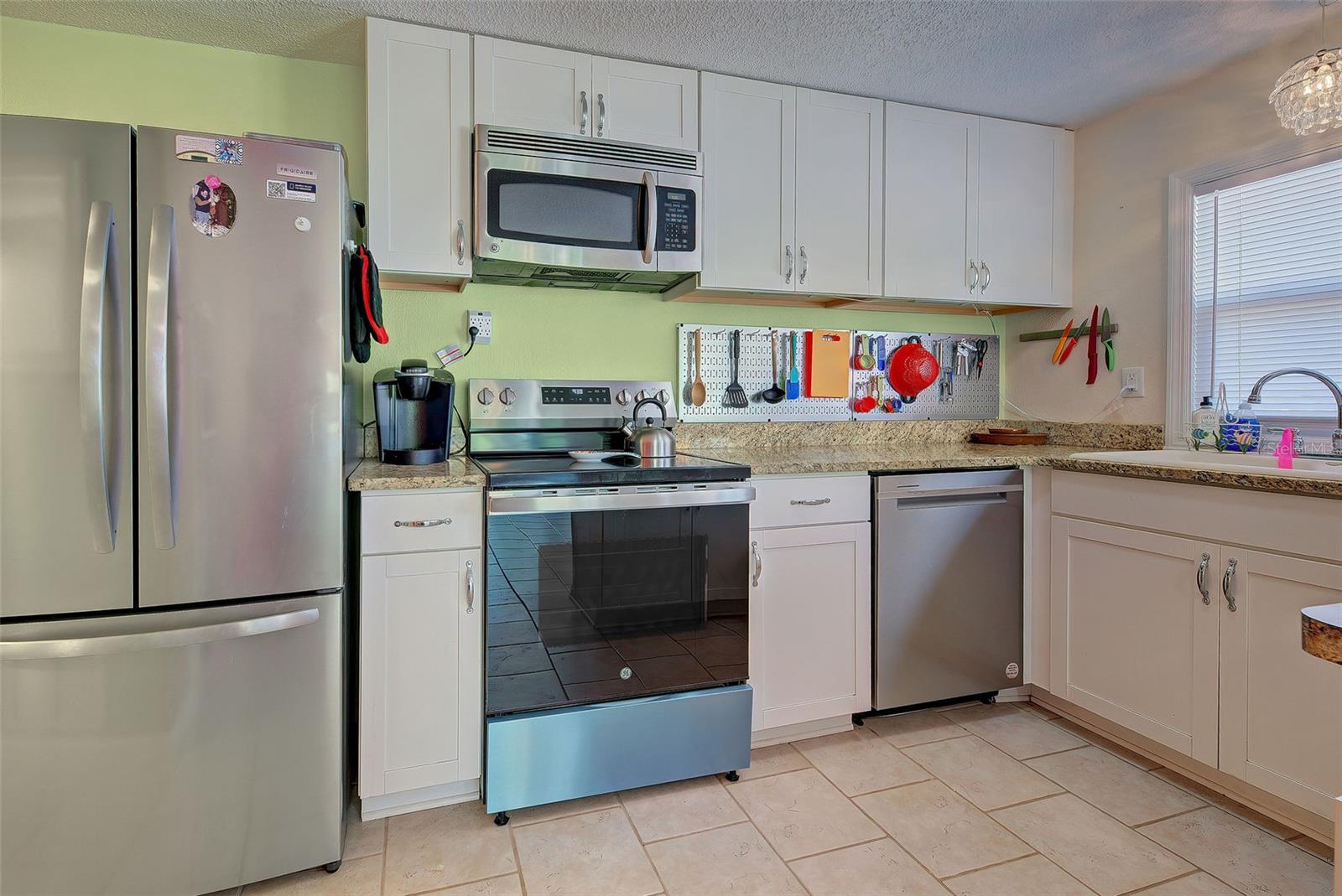 445 SUNSET DR, ENGLEWOOD, FL, 34223