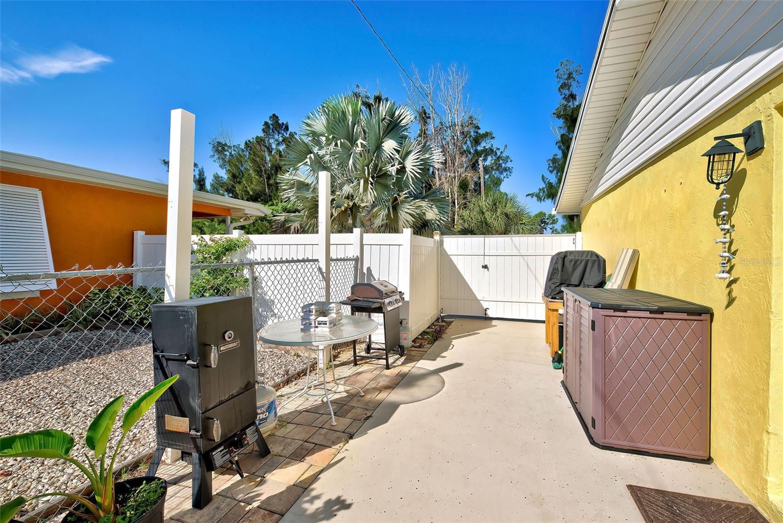 445 SUNSET DR, ENGLEWOOD, FL, 34223