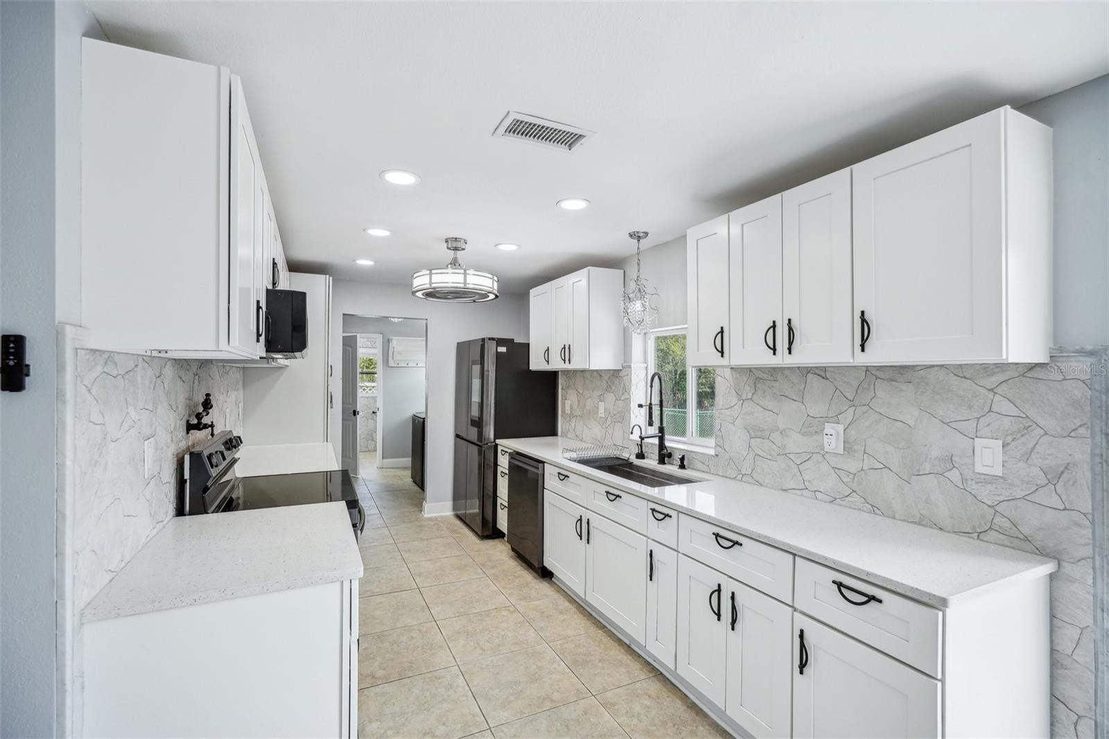 1832 FLAMINGO DR, NORTH FORT MYERS, FL, 33917