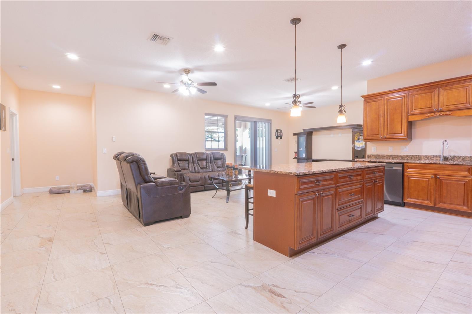 810 W WHATLEY PL, TAMPA, FL, 33604