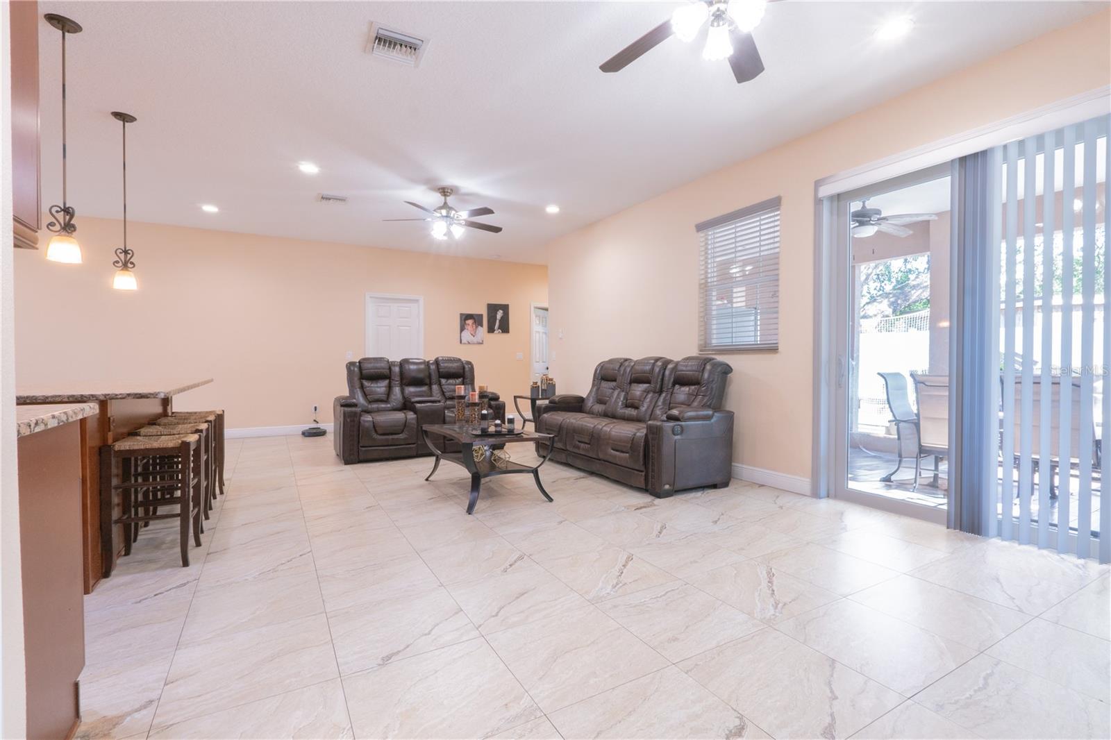 810 W WHATLEY PL, TAMPA, FL, 33604