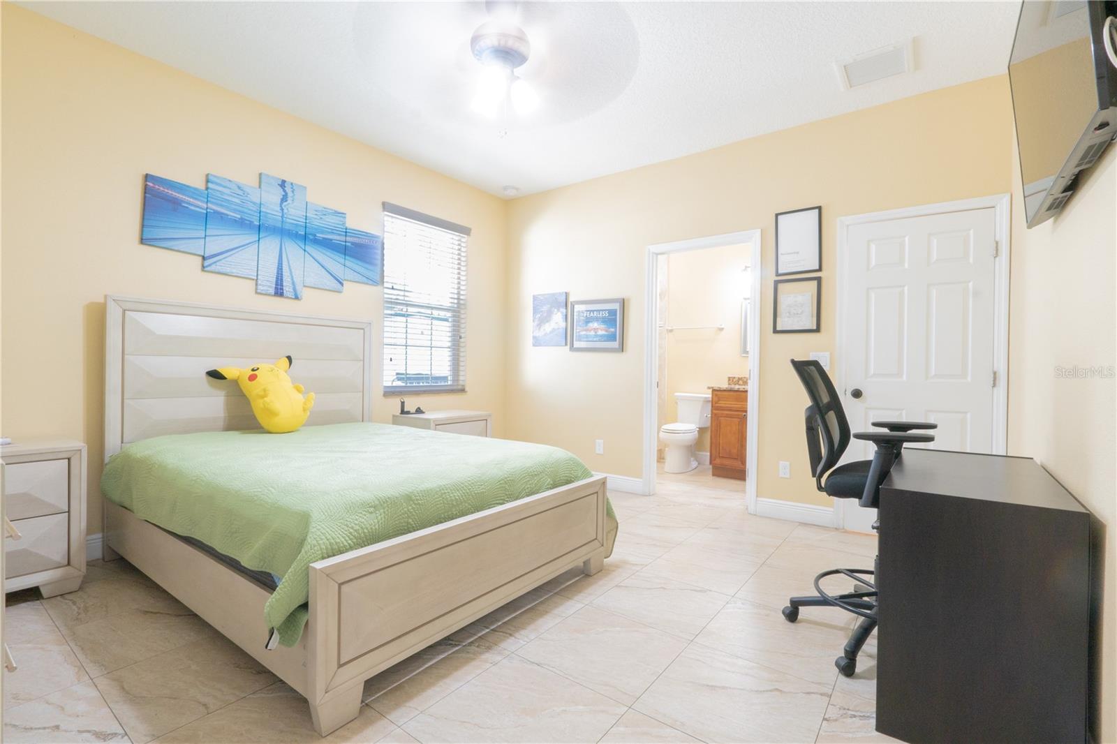 810 W WHATLEY PL, TAMPA, FL, 33604