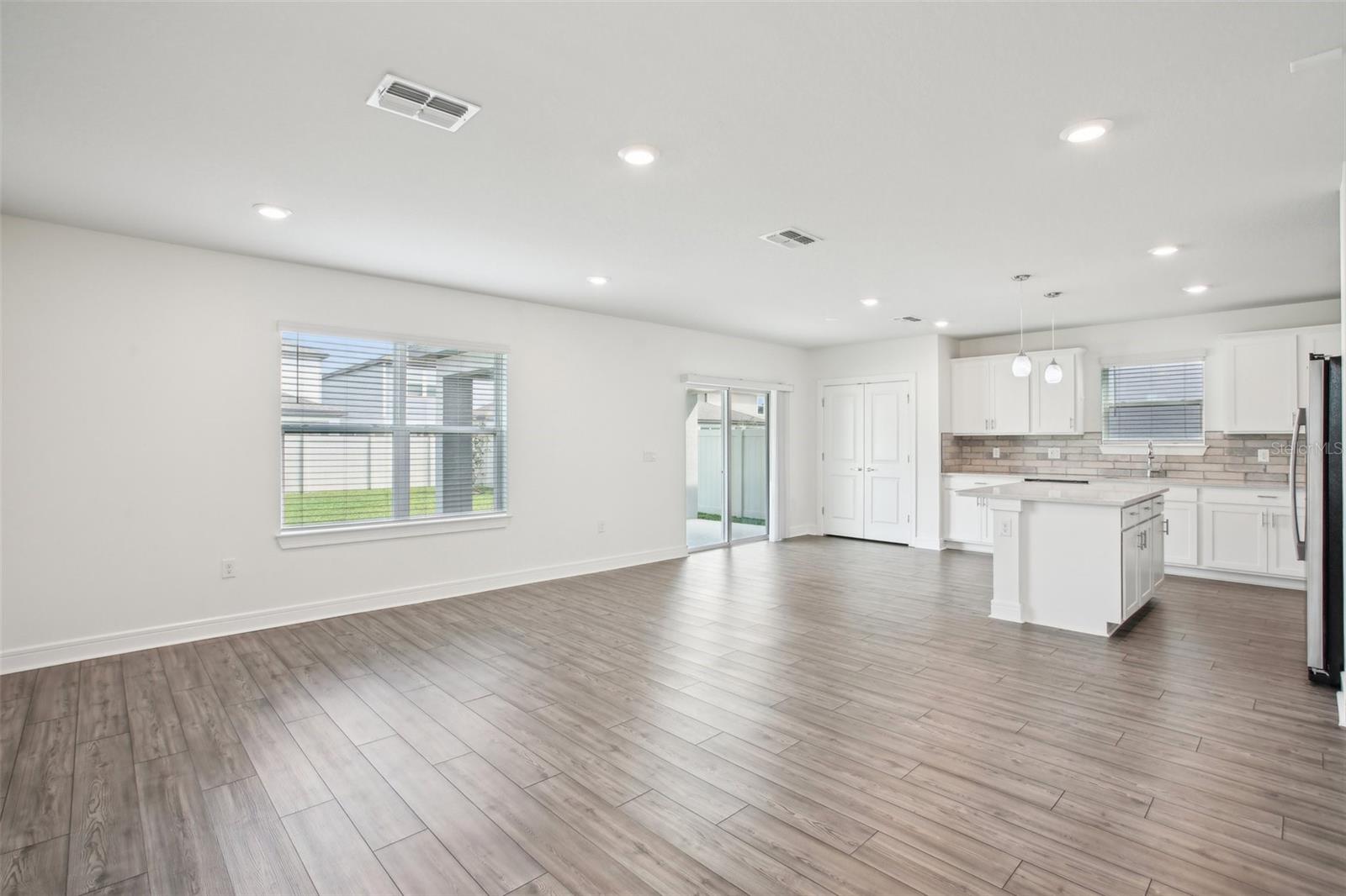 29985 MARQUETTE AVE, WESLEY CHAPEL, FL, 33545