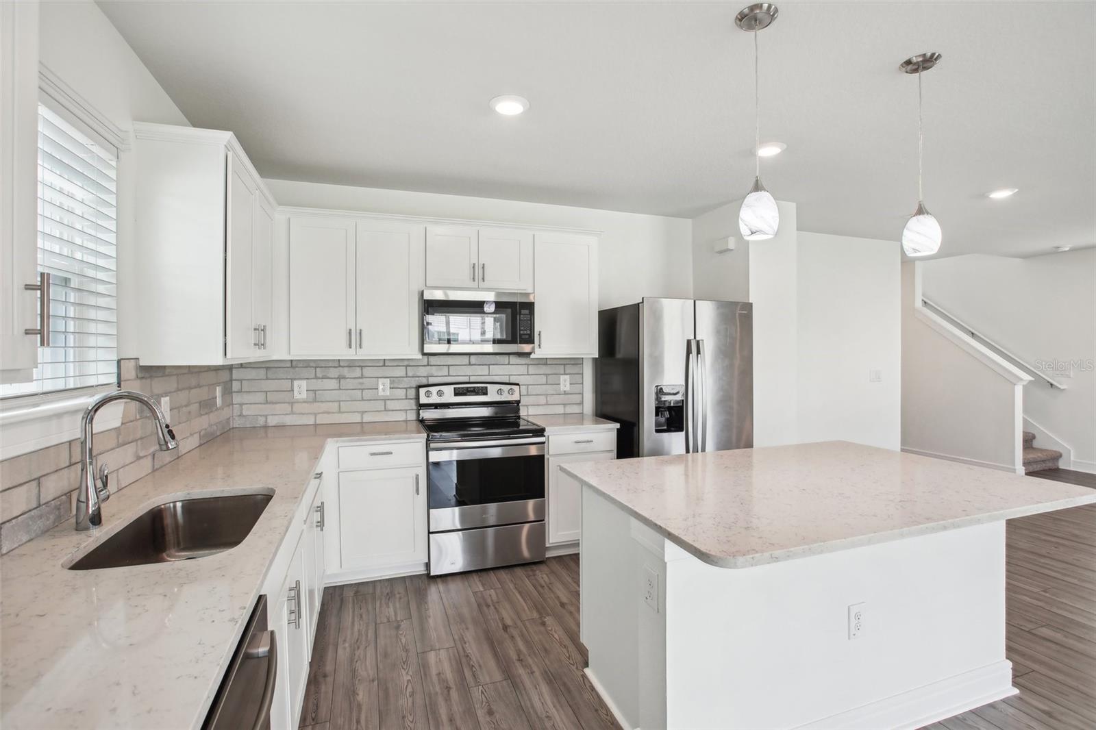 29985 MARQUETTE AVE, WESLEY CHAPEL, FL, 33545