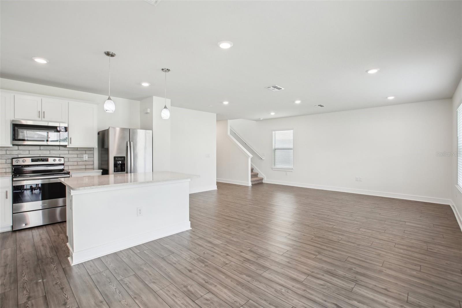 29985 MARQUETTE AVE, WESLEY CHAPEL, FL, 33545