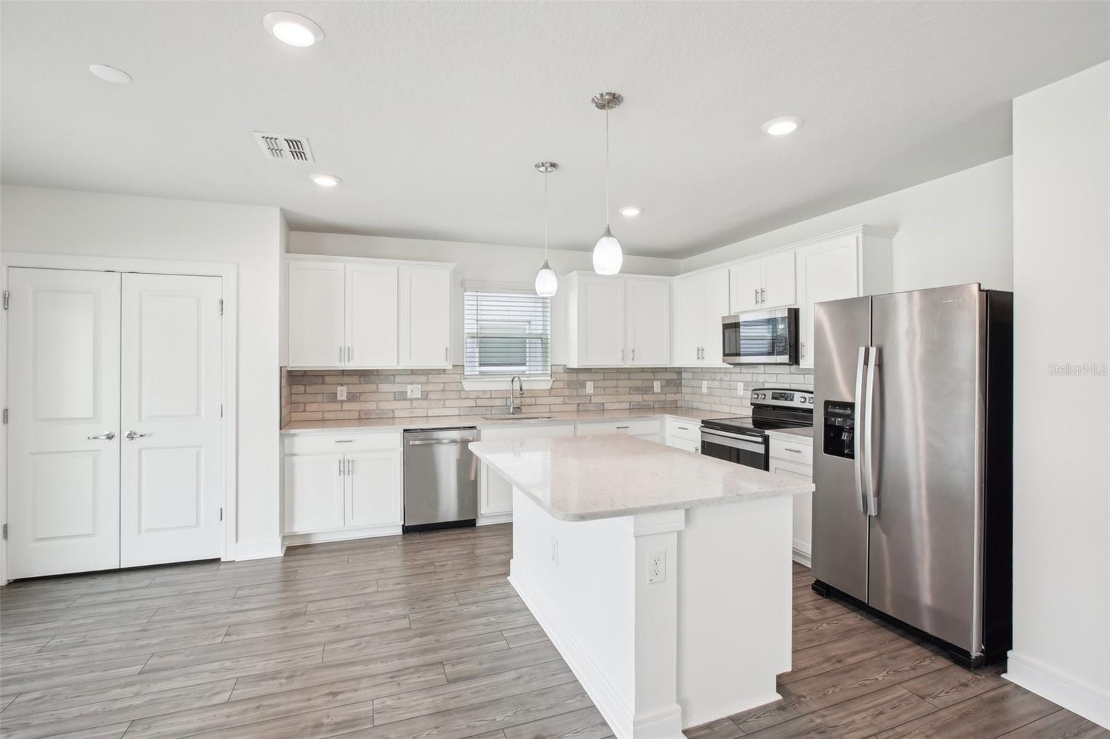 29985 MARQUETTE AVE, WESLEY CHAPEL, FL, 33545