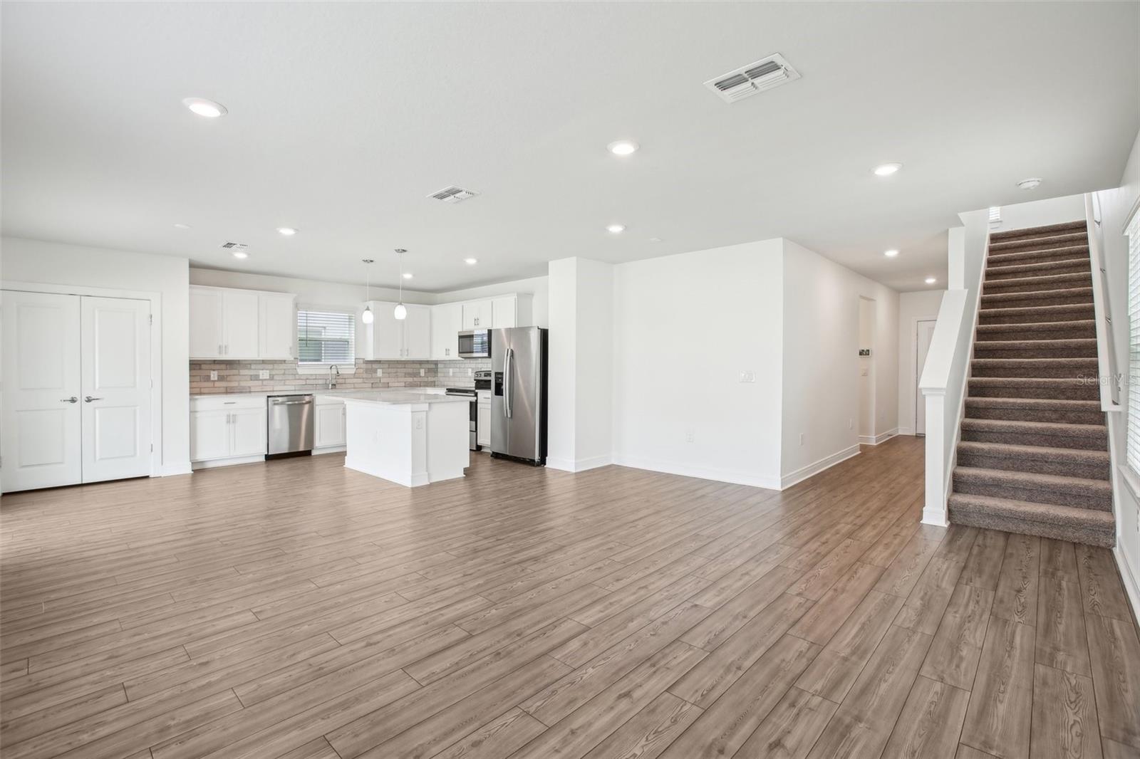 29985 MARQUETTE AVE, WESLEY CHAPEL, FL, 33545