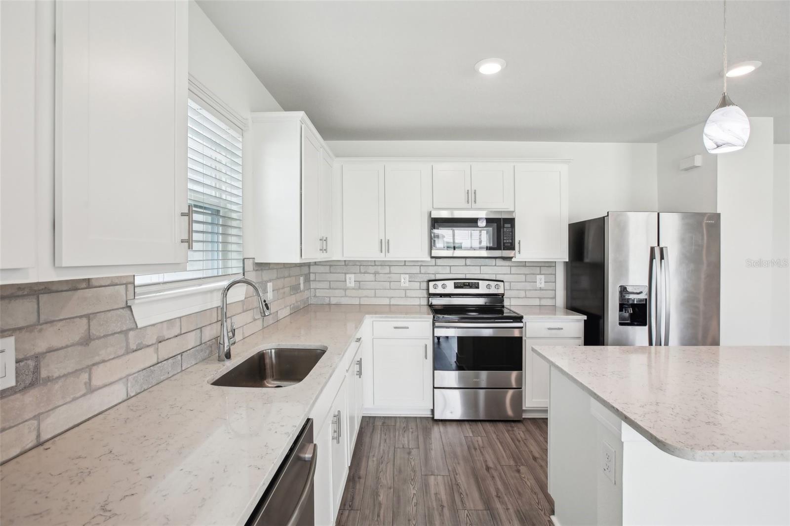 29985 MARQUETTE AVE, WESLEY CHAPEL, FL, 33545