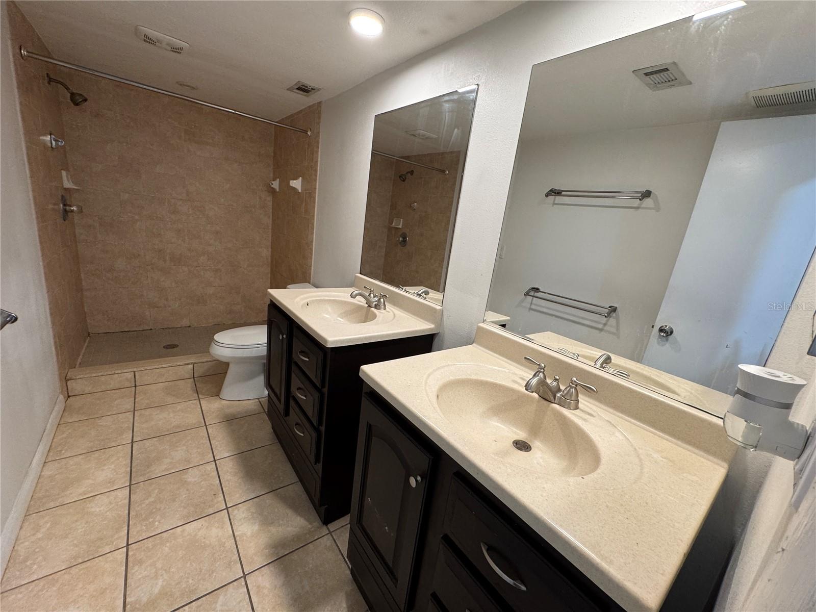 9025 PEBBLE CREEK DR, TAMPA, FL, 33647