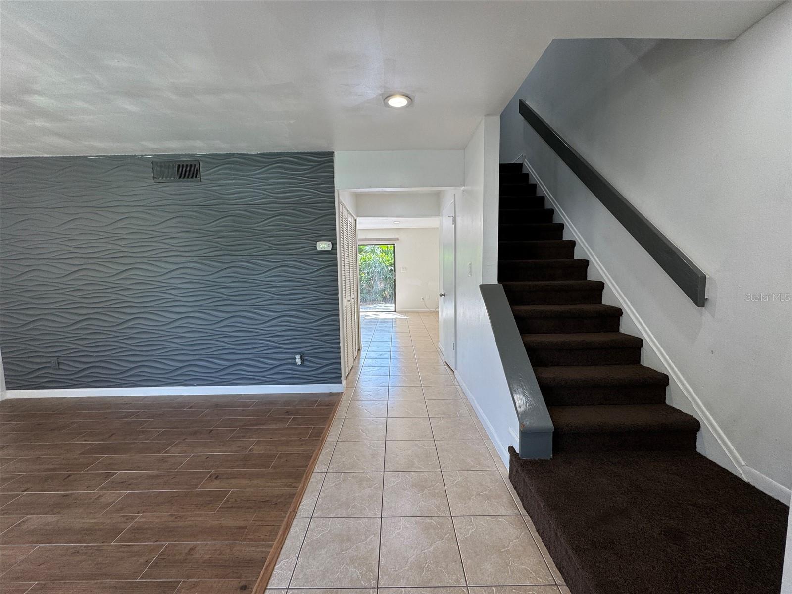 9025 PEBBLE CREEK DR, TAMPA, FL, 33647