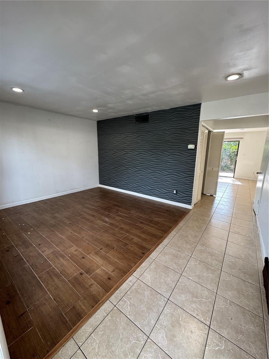 9025 PEBBLE CREEK DR, TAMPA, FL, 33647
