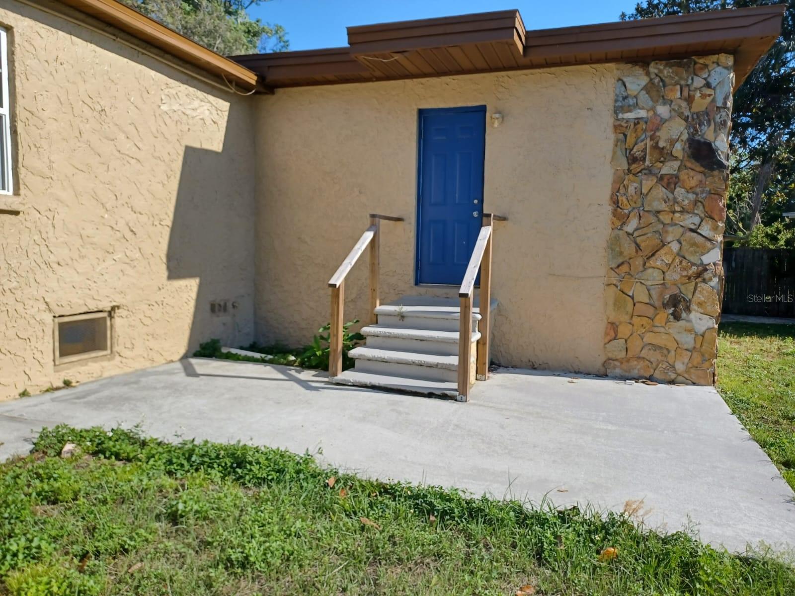 11308 N OAKLEAF AVE, TAMPA, FL, 33612
