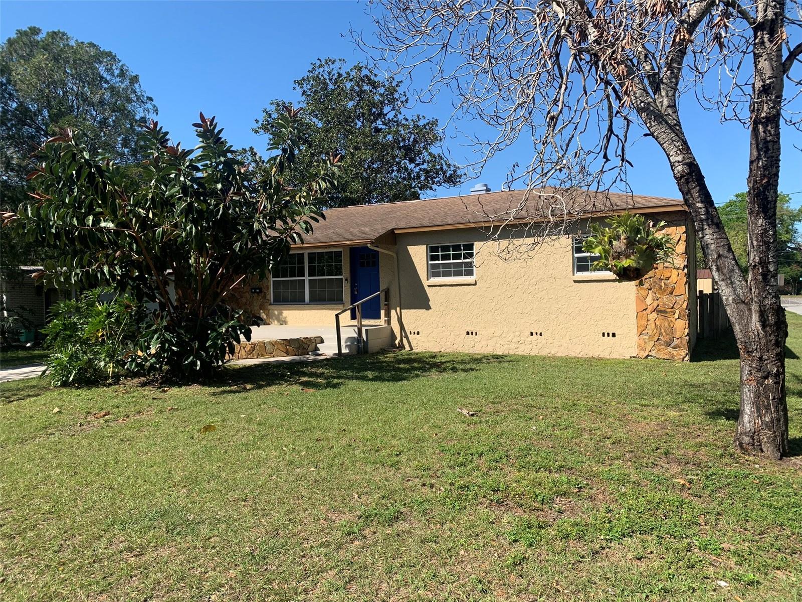 11308 N OAKLEAF AVE, TAMPA, FL, 33612