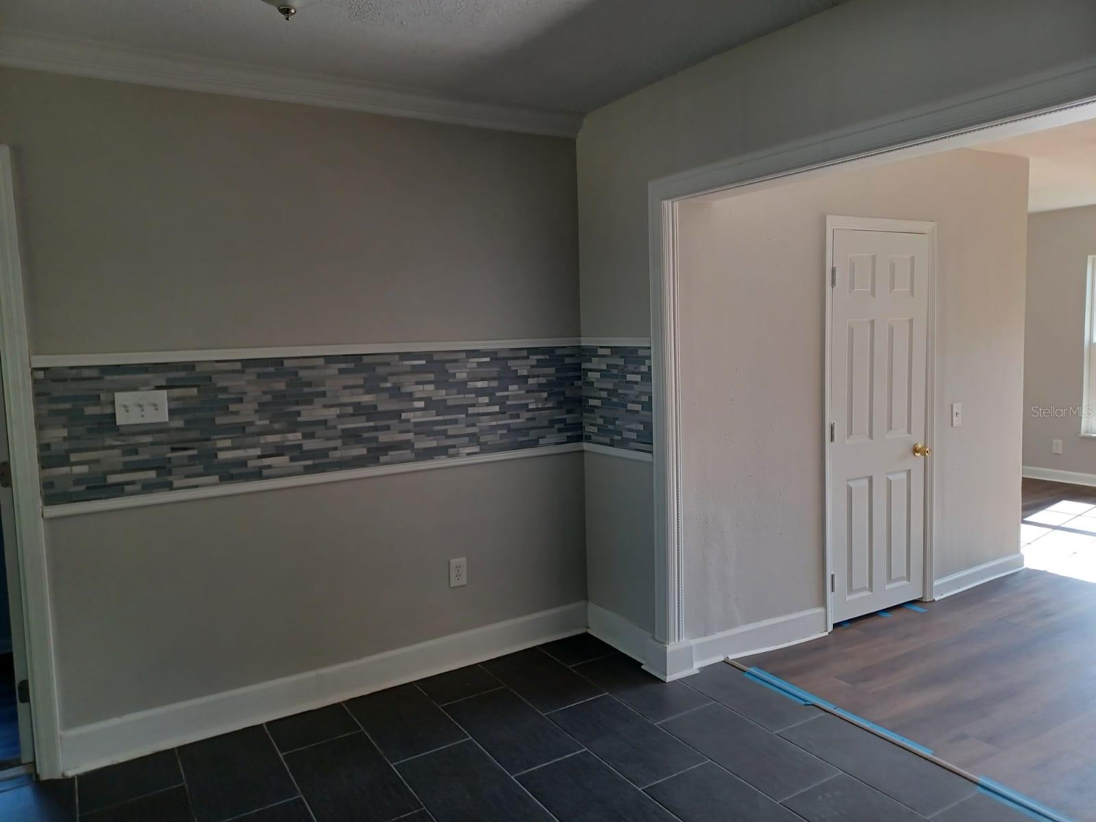 11308 N OAKLEAF AVE, TAMPA, FL, 33612