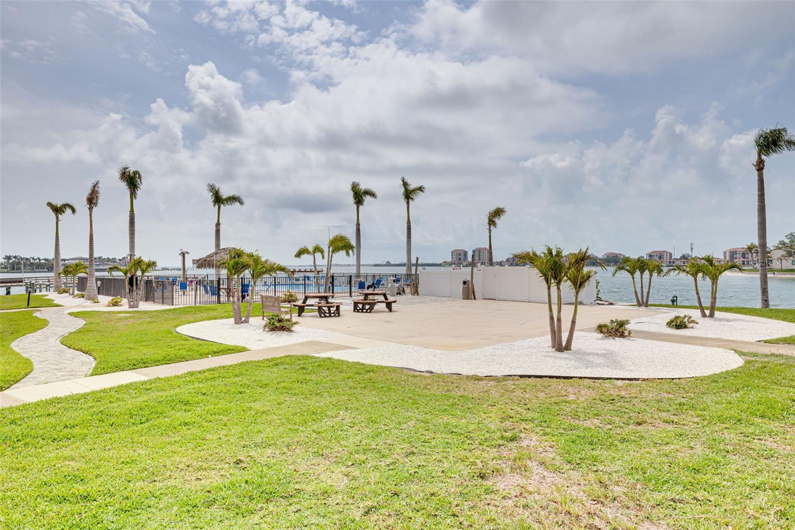 5220 BRITTANY DR S #210, ST PETERSBURG, FL, 33715