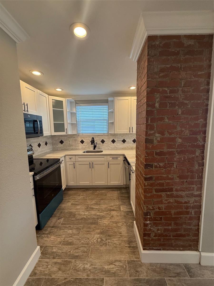 214 COLUMBIA DR #2, TAMPA, FL, 33606