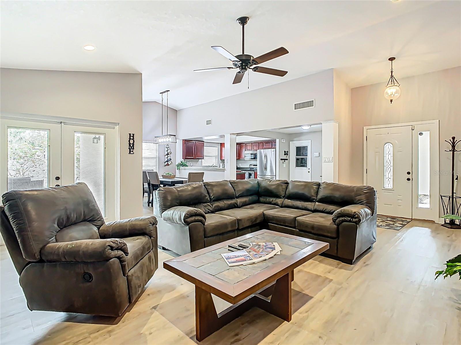10304 OUT ISLAND DR, TAMPA, FL, 33615