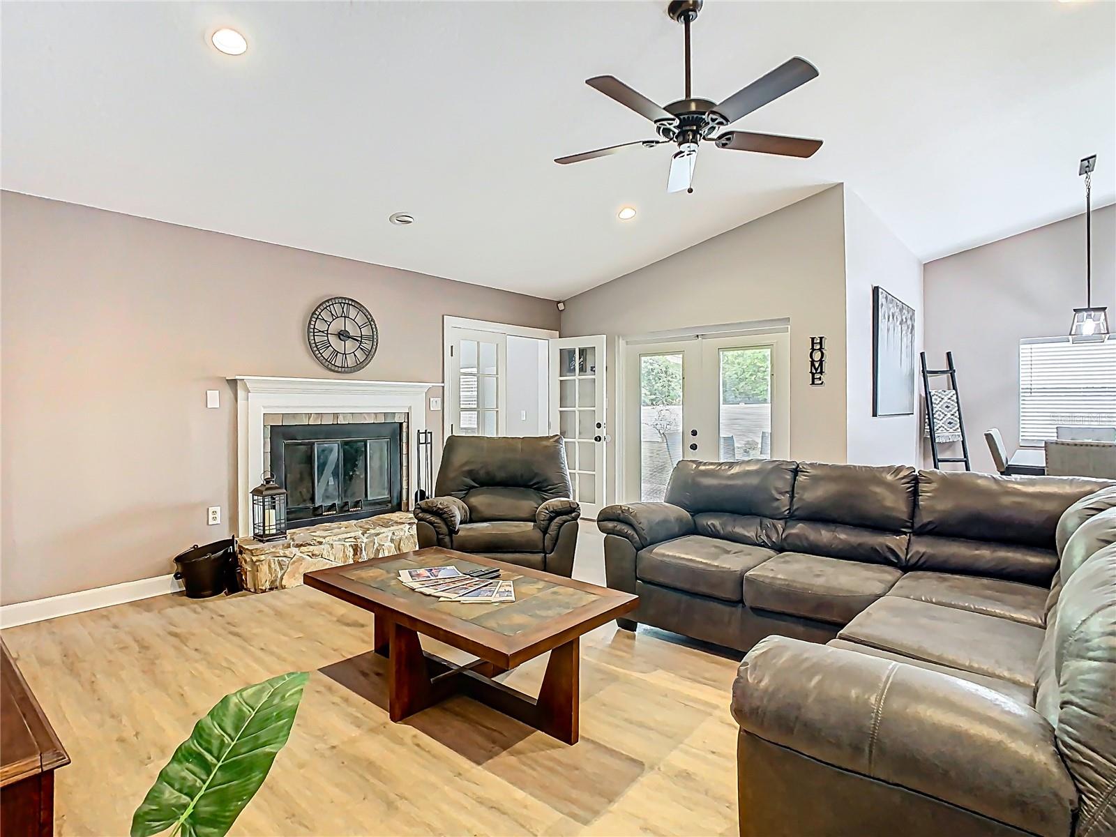 10304 OUT ISLAND DR, TAMPA, FL, 33615