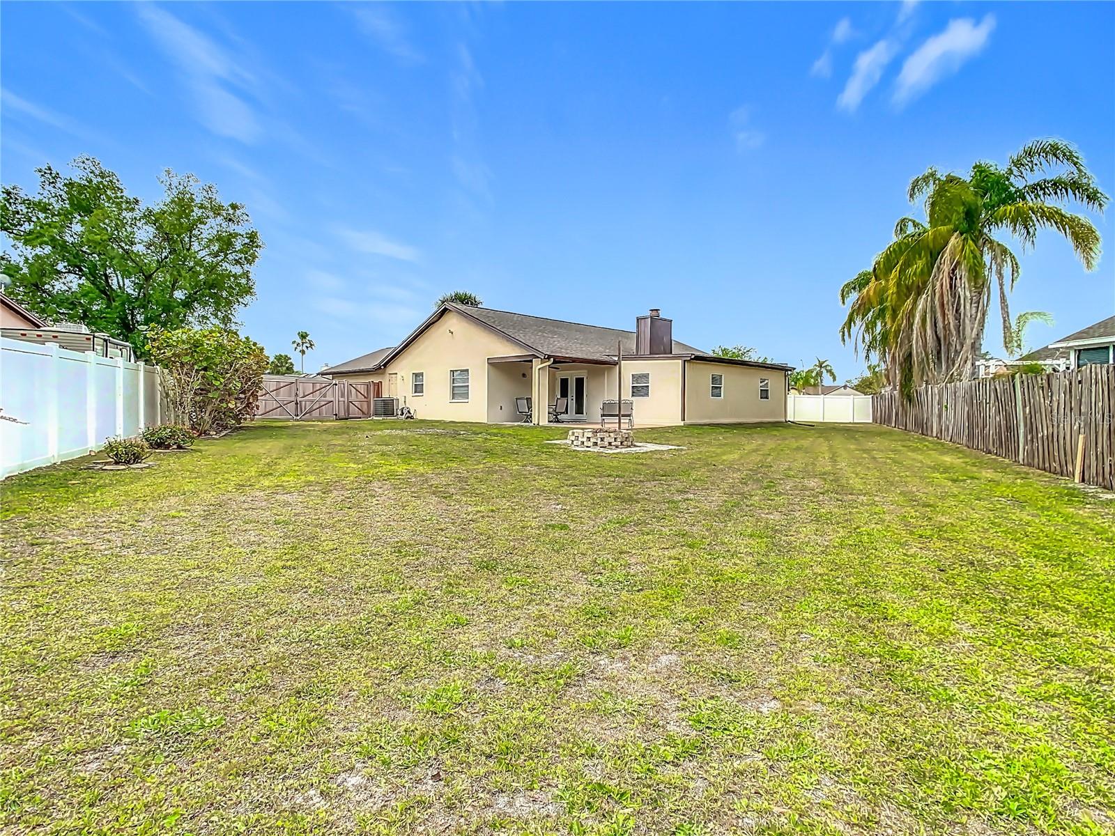 10304 OUT ISLAND DR, TAMPA, FL, 33615