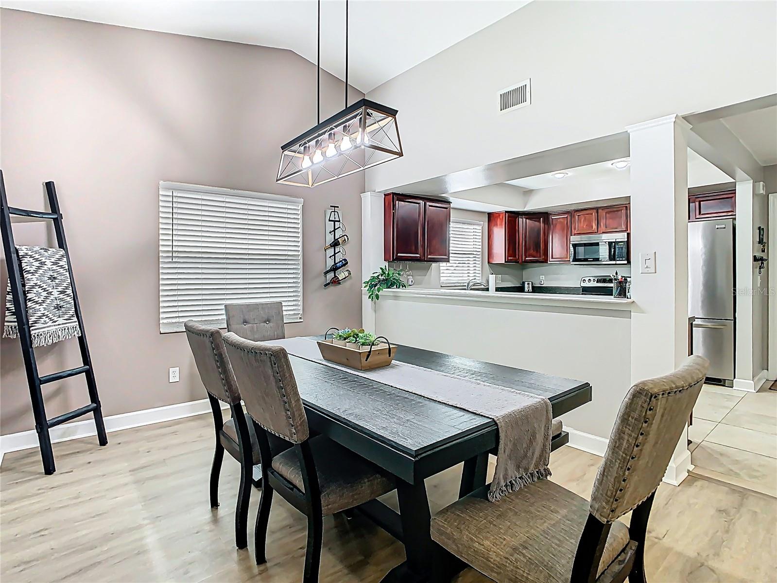 10304 OUT ISLAND DR, TAMPA, FL, 33615