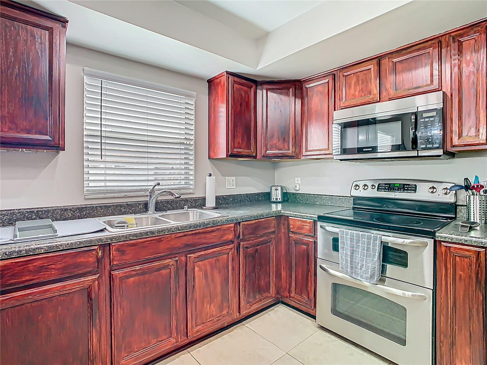 10304 OUT ISLAND DR, TAMPA, FL, 33615