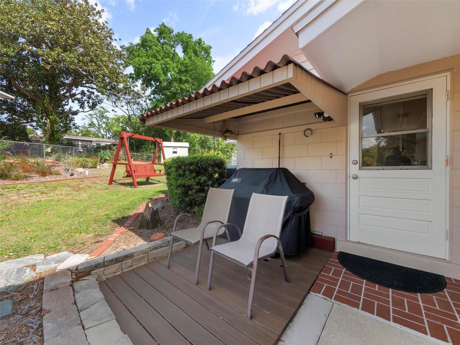2311 SUNSET DR, EUSTIS, FL, 32726
