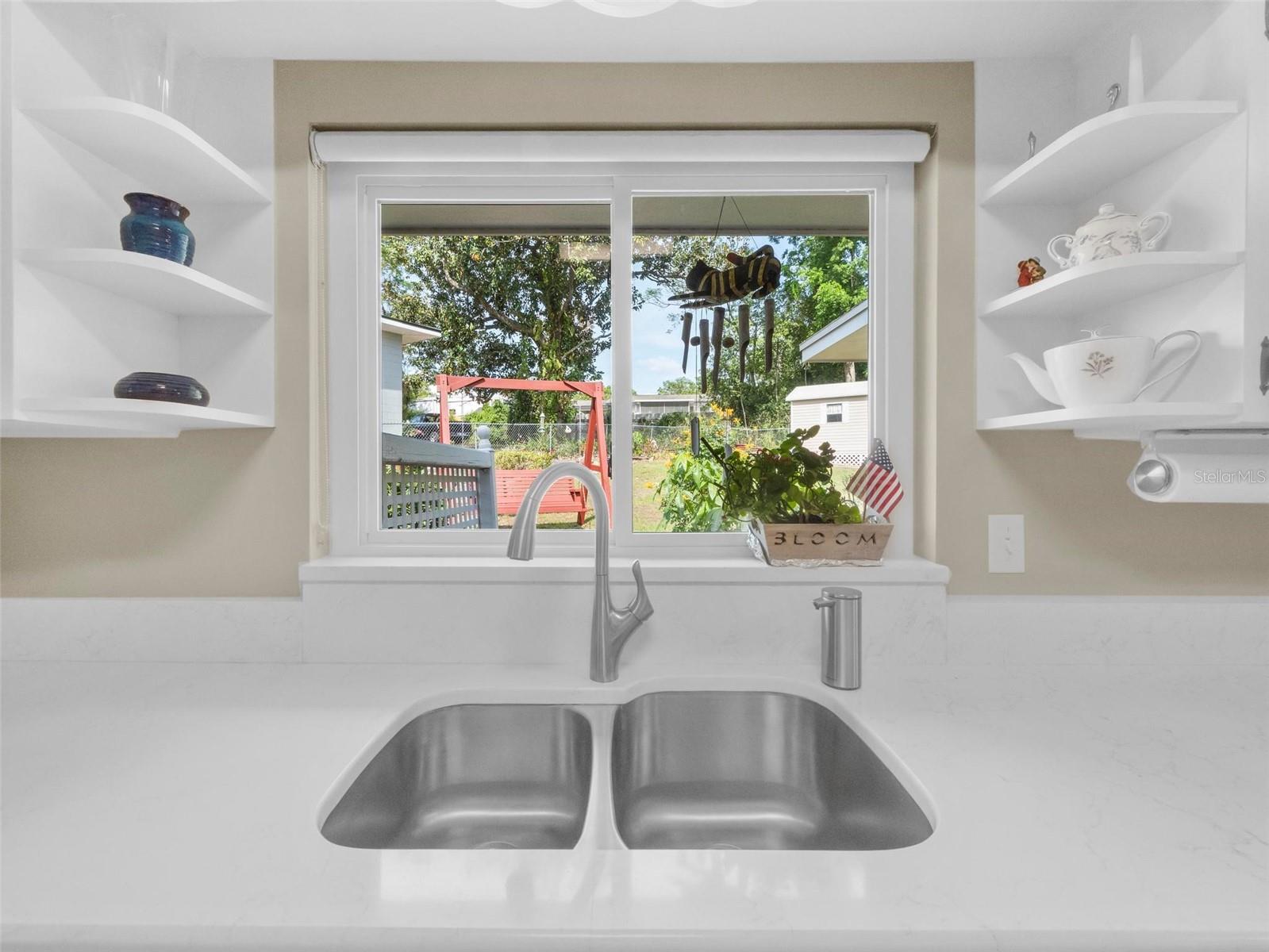 2311 SUNSET DR, EUSTIS, FL, 32726