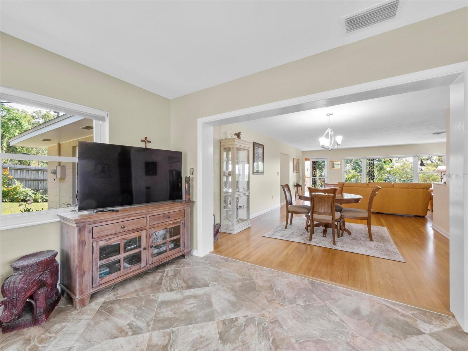 2311 SUNSET DR, EUSTIS, FL, 32726