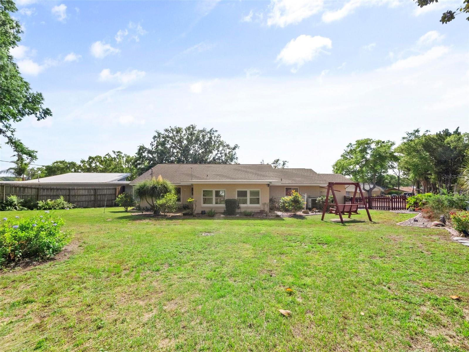 2311 SUNSET DR, EUSTIS, FL, 32726