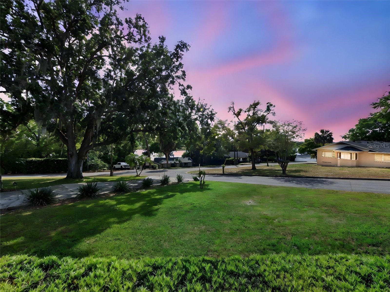 2311 SUNSET DR, EUSTIS, FL, 32726