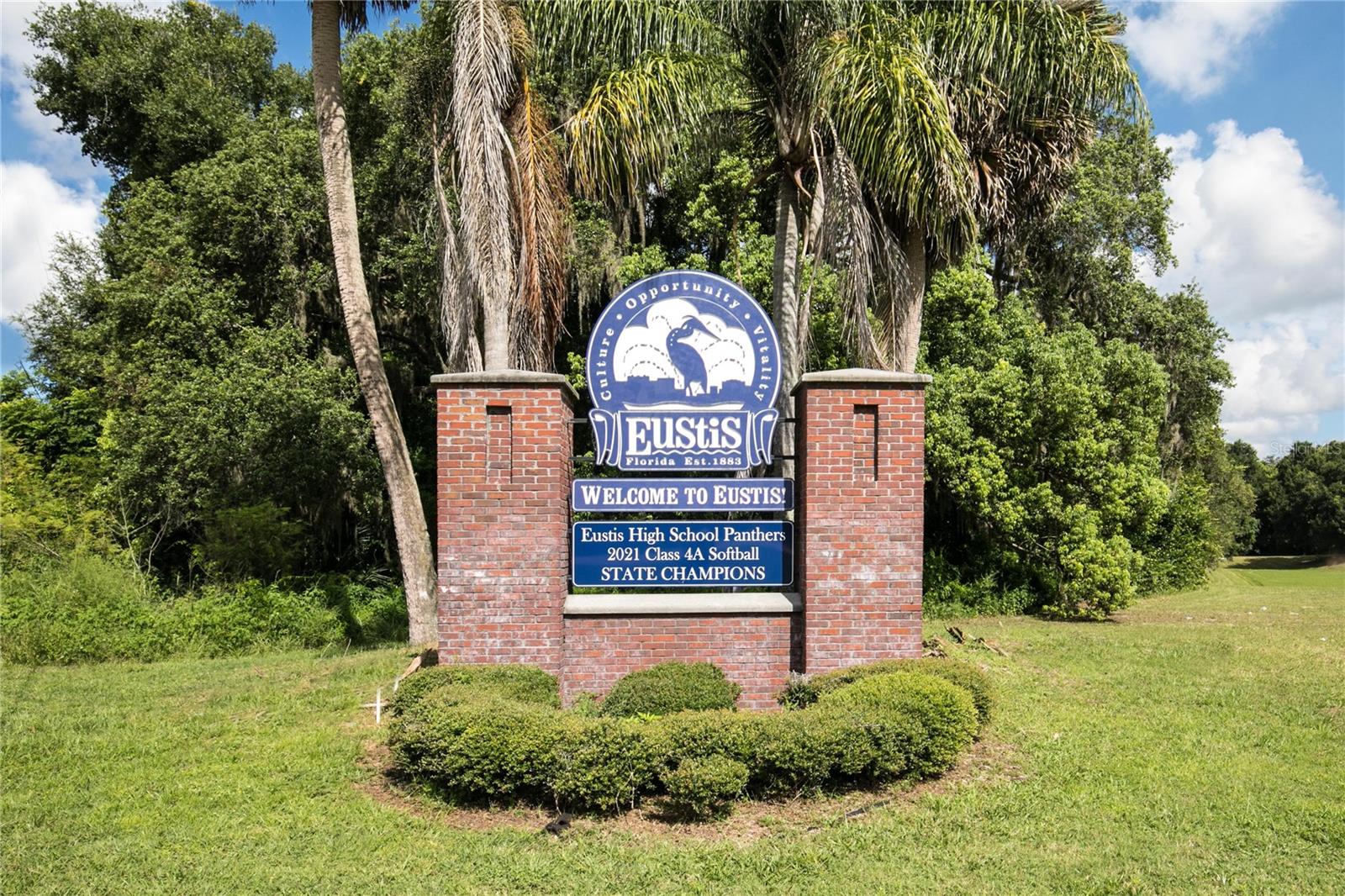 2311 SUNSET DR, EUSTIS, FL, 32726