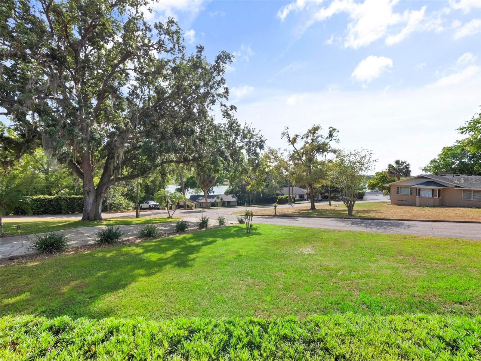 2311 SUNSET DR, EUSTIS, FL, 32726