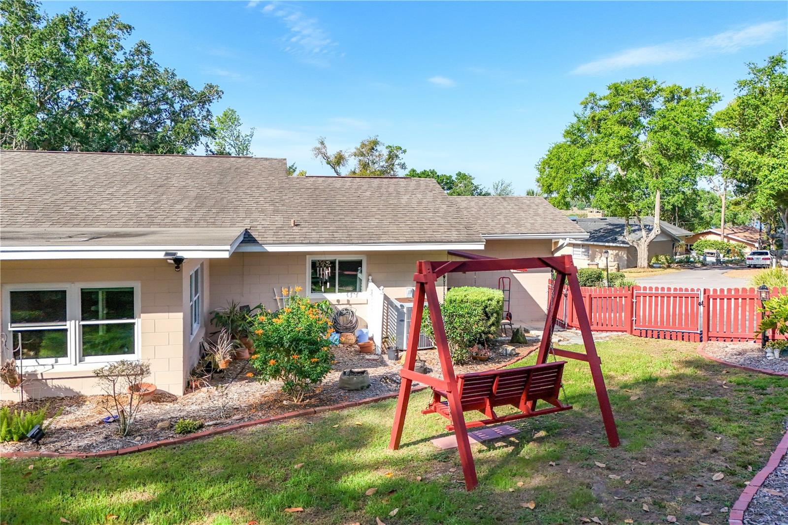 2311 SUNSET DR, EUSTIS, FL, 32726