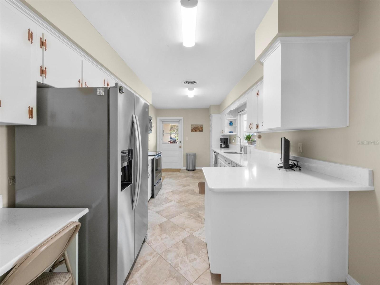 2311 SUNSET DR, EUSTIS, FL, 32726