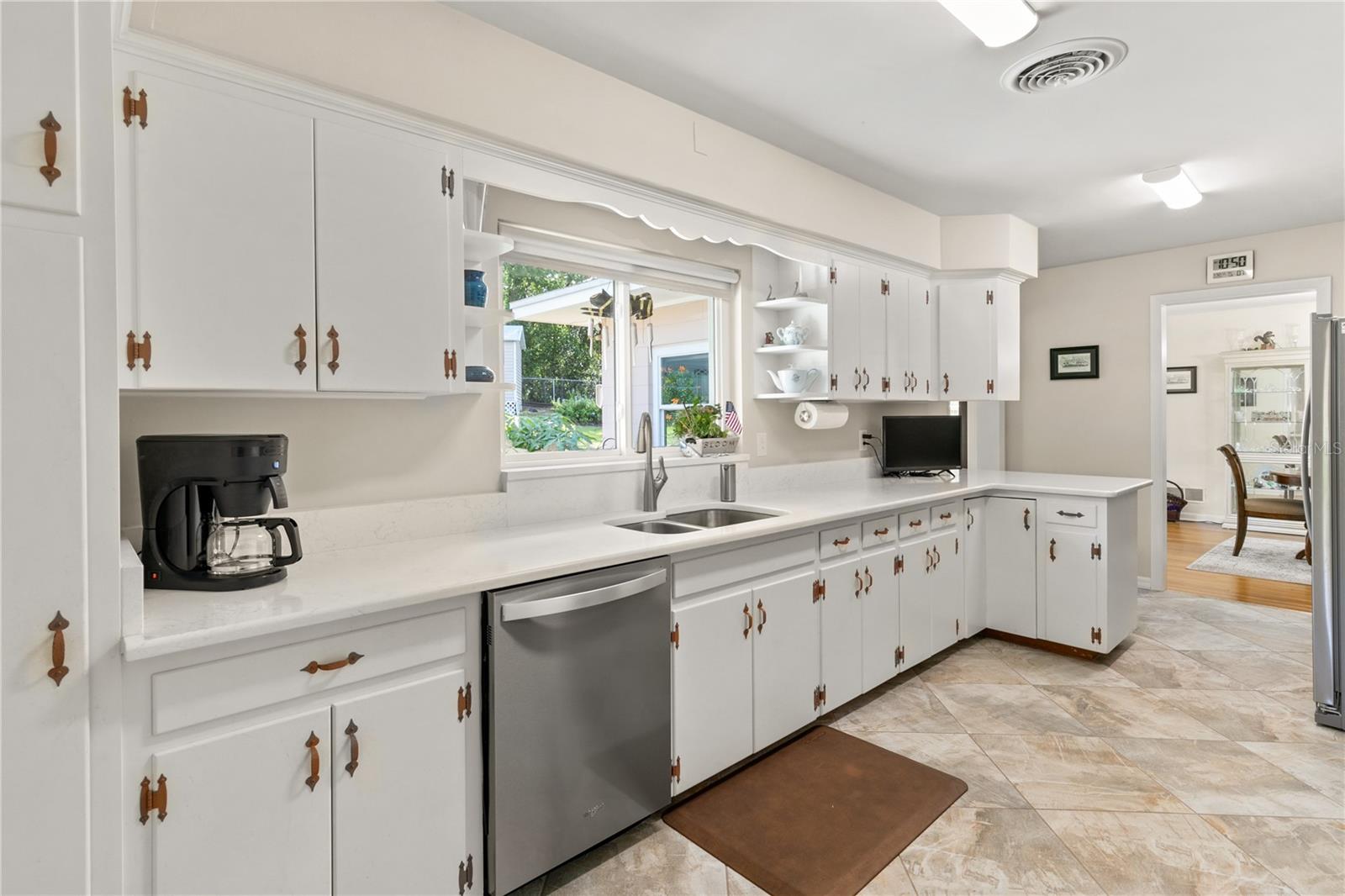 2311 SUNSET DR, EUSTIS, FL, 32726