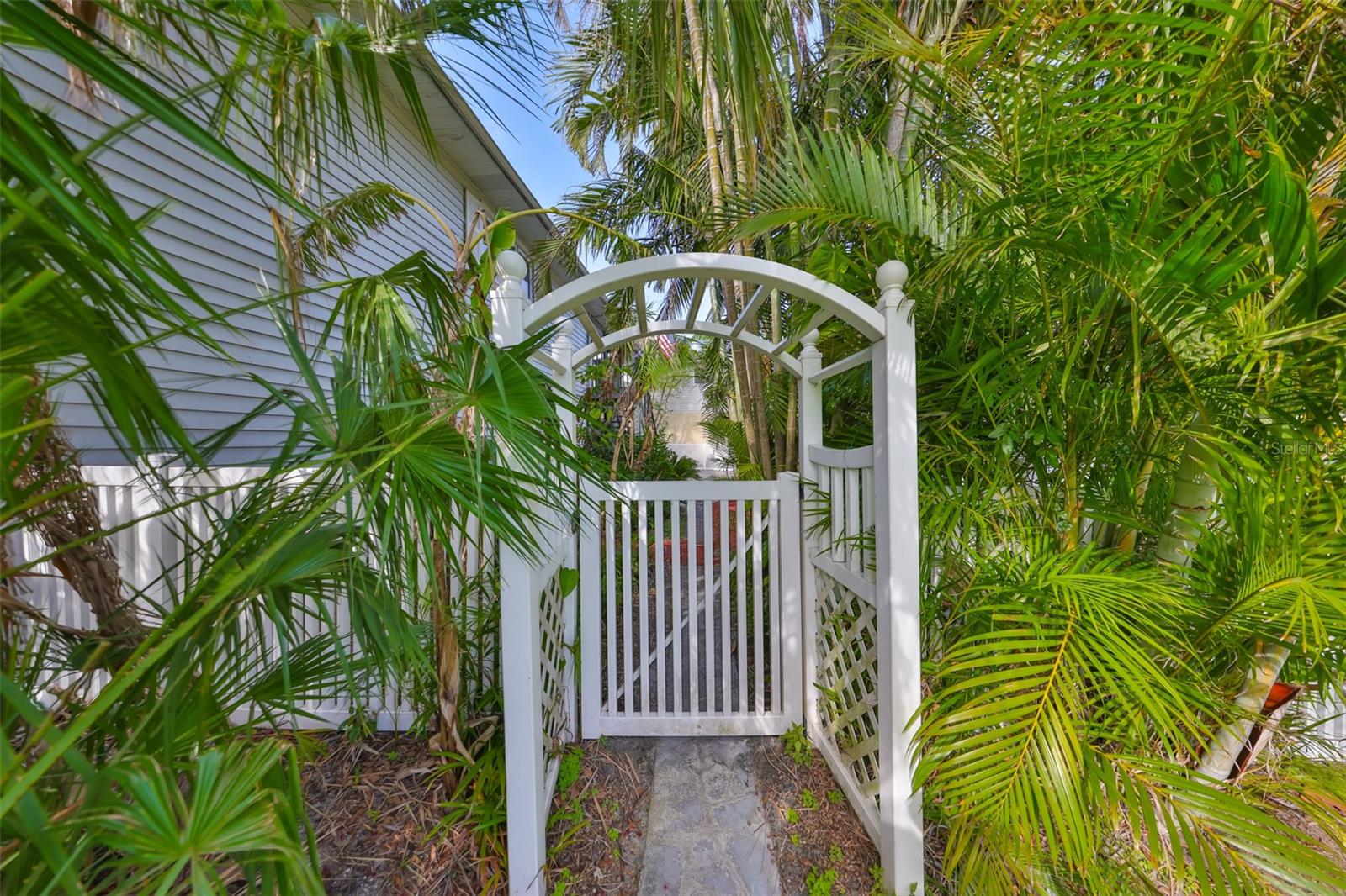 8420 ORIENT WAY NE, ST PETERSBURG, FL, 33702