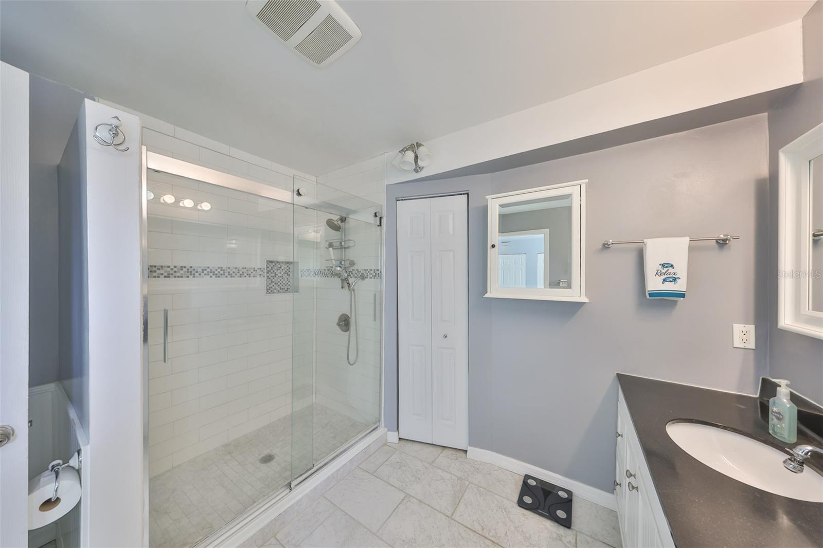 8420 ORIENT WAY NE, ST PETERSBURG, FL, 33702