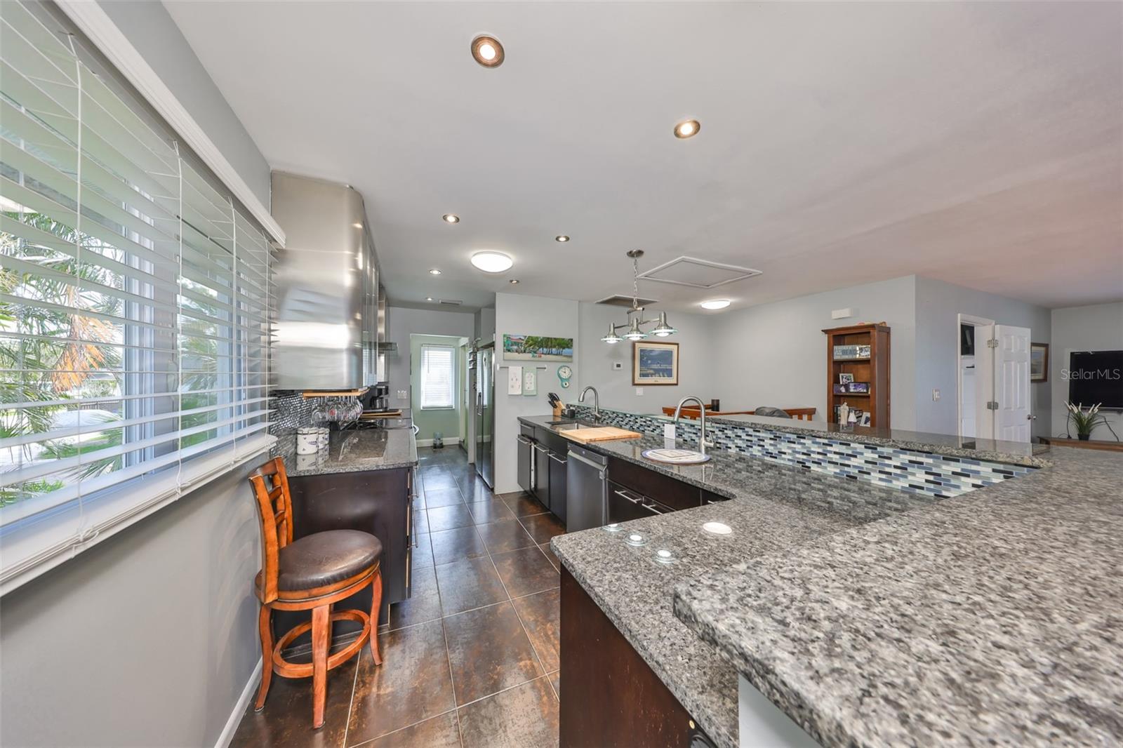 8420 ORIENT WAY NE, ST PETERSBURG, FL, 33702