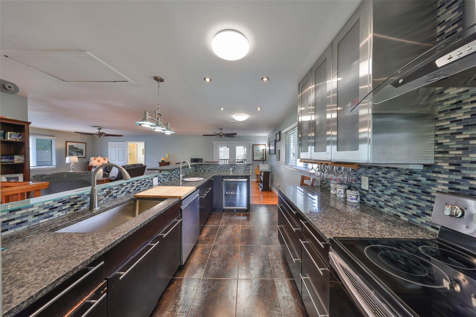 8420 ORIENT WAY NE, ST PETERSBURG, FL, 33702