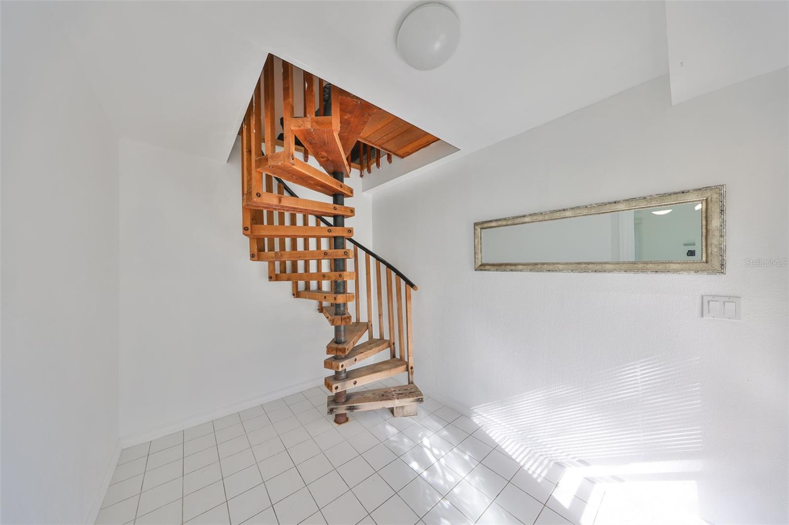 8420 ORIENT WAY NE, ST PETERSBURG, FL, 33702