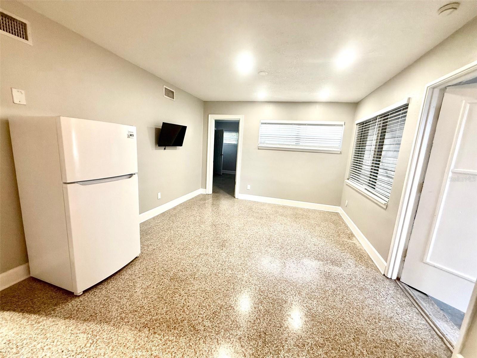 64 DAVIS BLVD #4, TAMPA, FL, 33606