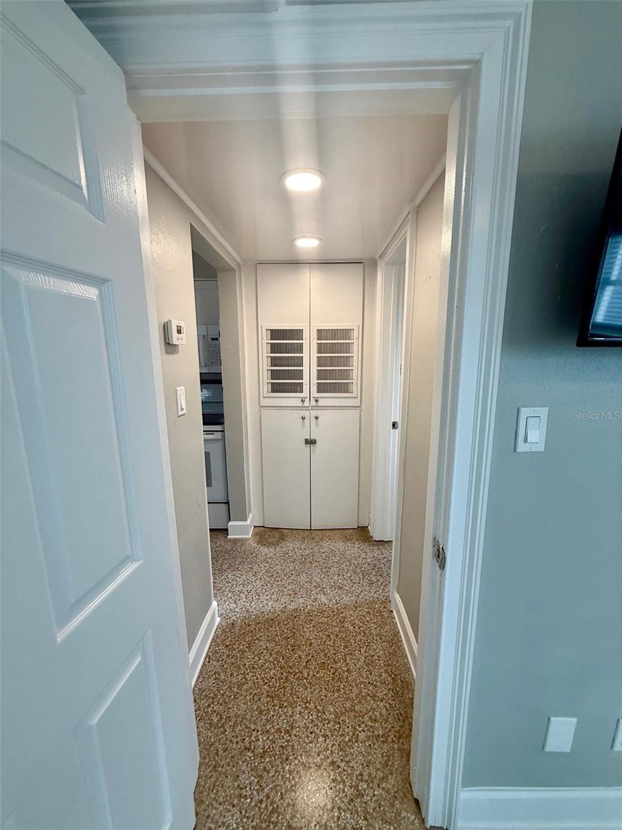 64 DAVIS BLVD #4, TAMPA, FL, 33606