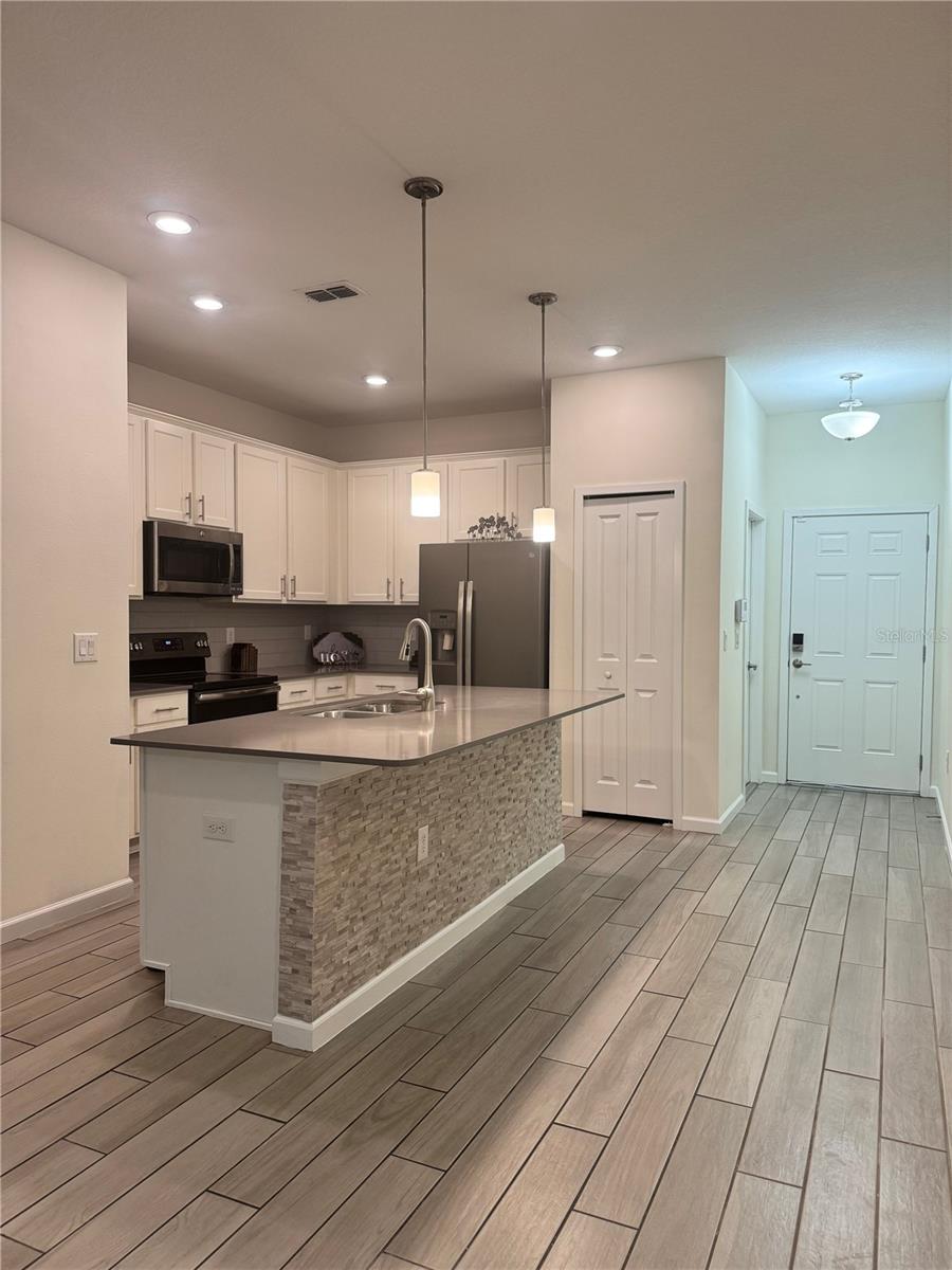 9884 RED EAGLE DR, ORLANDO, FL, 32825