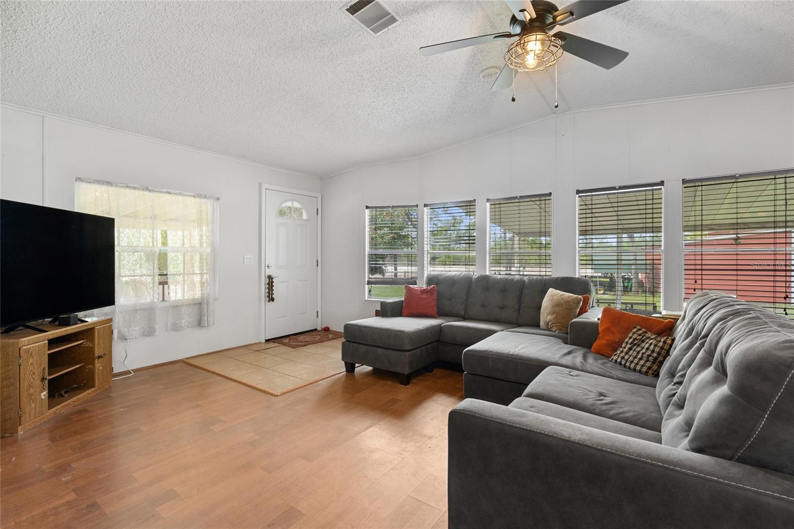 1151 NE 127TH CT, WILLISTON, FL, 32696