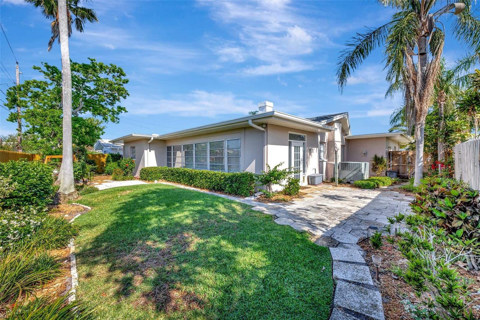 13850 SUNSET DR, LARGO, FL, 33774